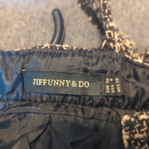 cute tweed suspender skirt - Picture 3 of 3